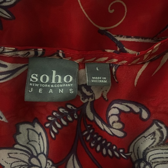 Soho NewYork &Company Women Floral wrap Top - Picture 4 of 4
